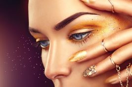 Νύχια με στρας: 41 φανταχτερές προτάσεις - LadiesWorld.gr